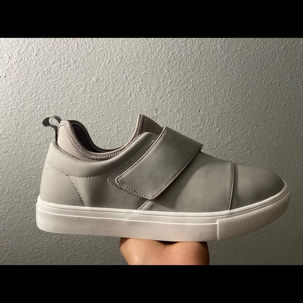 SUPER COMFORTABLE FABLETICS SNEAKERS